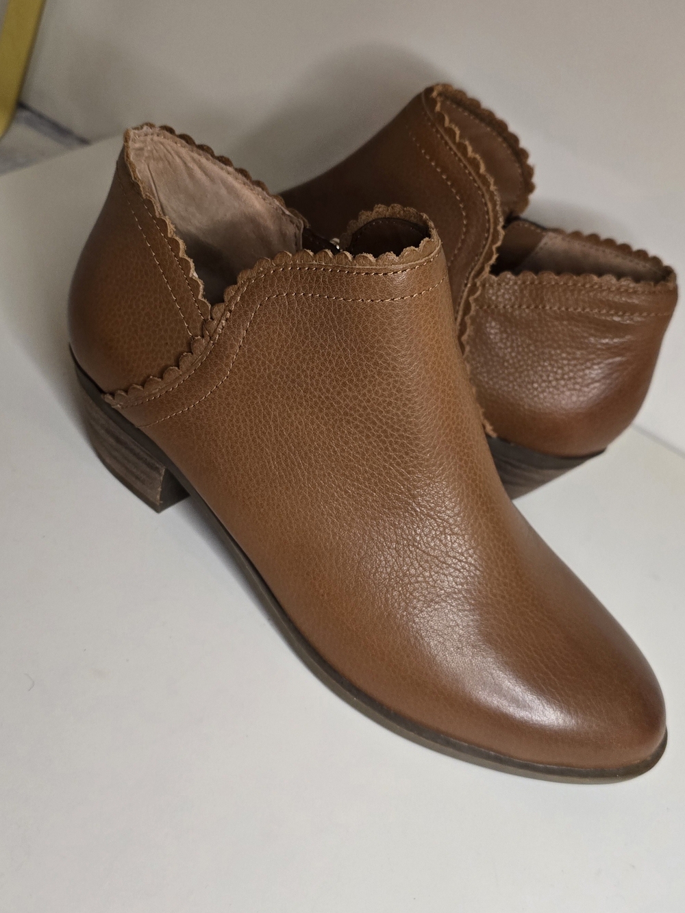 Crown & Ivy Keegan Ankle Boots Booties Side Zip Leather Brown Womens, Size6small